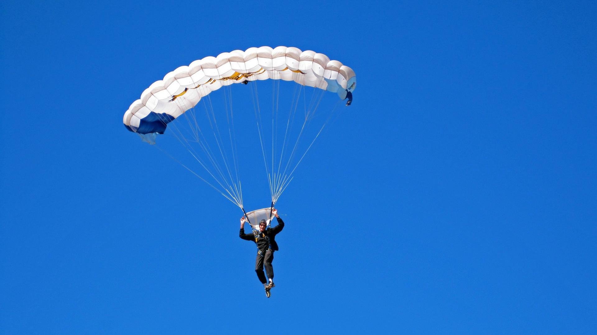 国家田径协会推广田径入校园项目试点名单，国家田径运动会